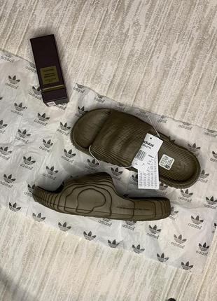 Adidas yeezy adilette, шлепки adidas, шлепанцы adidas4 фото