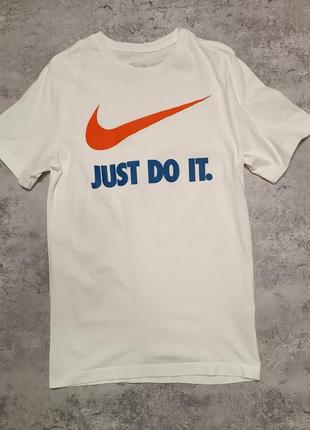 Футболка nike tee