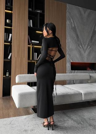 Элегантное длинное платье с открытой спинкой и шнуровкой