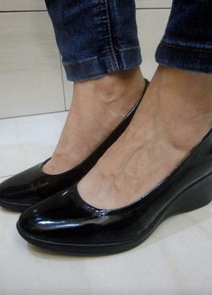 Туфлі ,туфельки.