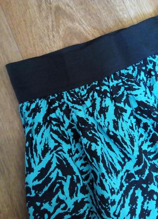 Юбка на резинке насыщенного бирюзово-черного цвета, абстракция, размер s2 фото