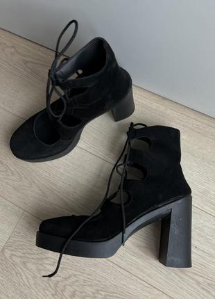 Черные закрытые туфли на грубом каблуке на завязках искусственная замша topshop mango zara h&amp;m4 фото