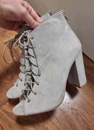 Ботильони, взуття для танців