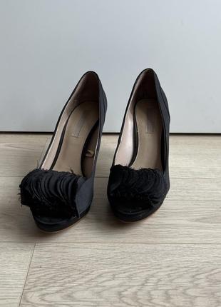Черные туфли лодочки на шпильке с открытым носком zara mango h&amp;m stradivarius3 фото