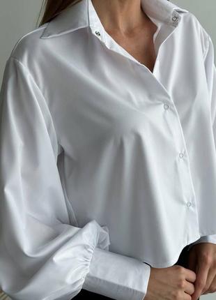 Женская укороченая блузка с широкими рукавами белого цвета размер 46-487 фото