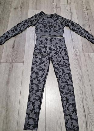 Спортивный костюм