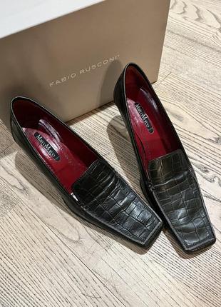 Човники на підборах з квадратним носком kitten heel marco moreo шкіряні черевики