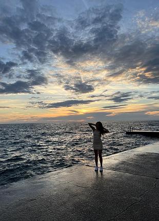 Обтягуюча сукня в рубчик