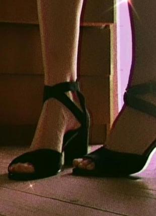 Босоніжки на підборах3 фото