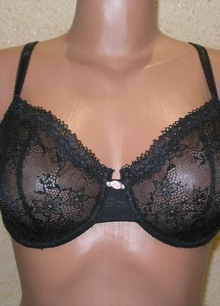 Красивый бюстгальтер мягкий на косточках uk34d eur75d