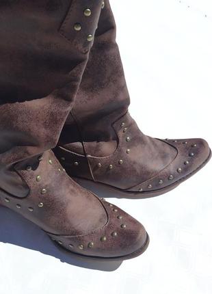 Класні чоботи в ковбойському стилі