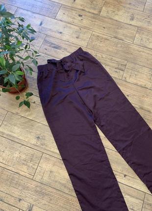 Атласные прямые брюки брючины цвета баклажана6 фото