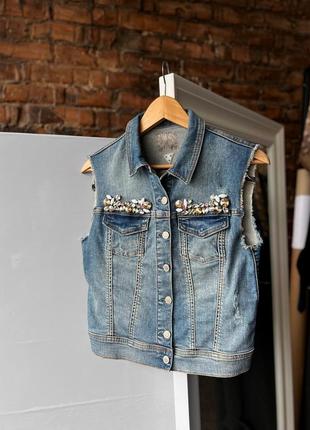 Guess women's blue denim jean whitney vest женская, джинсовая безрукавка, жилетка1 фото