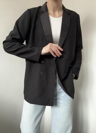Двубортный пиджак черный жакет атласный блейзер черный second female двубортный блейзер оверсайз пиджак6 фото