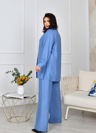 Жіночий повсякденний блакитний лляний костюм батал с довгою сорочкою з довгими вільними штанами на резинці4 фото