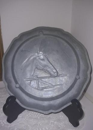 Винтажная настенная тарелка олово германия