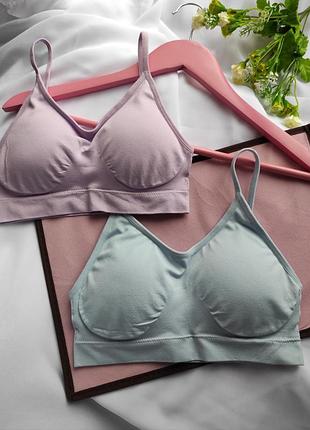 Красиві і зручні жіночі топіки у ніжних кольорах білизняний топік спортивний топ.