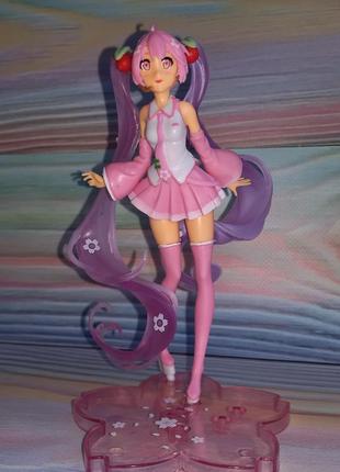Фигурка интерьерная хатсунэ мику hatsune miku розовая сакура, 14.5см.