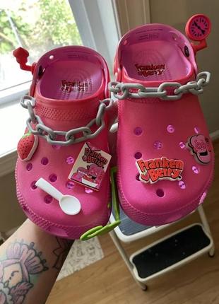 Сабо crocs franken berry classic, w79 фото