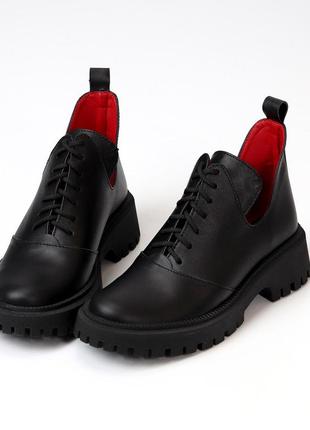 Чорні шкіряні туфлі на шнурках lagoon 16687 sh