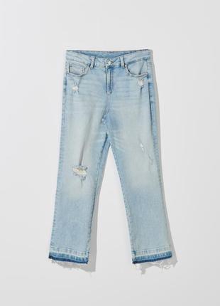 Актуальные джинсы bootcut с потертостями