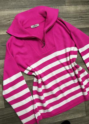 Стильный весенний свитер с воротником на молнии оверсайз ярко розовый5 фото