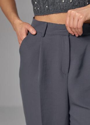 Серые классические брюки со стрелками4 фото