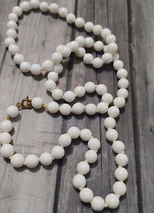 Довге намисто молочне скло вінтаж