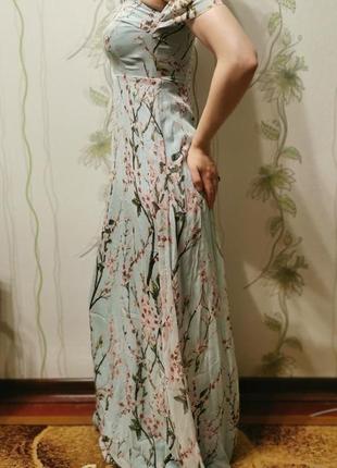 Красивое летнее платье сарафан в цветочном принте4 фото