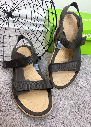 Чоловічі сандалі crocs mens swiftwater expedition sandal espresso/tan коричневі1 фото