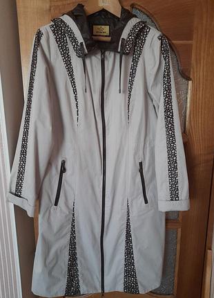Красивый фирменный плащ 50 размера. стан - идеальный