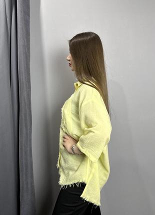 Женская рубашка с асимметричными краями жёлтого цвета modna kazka mkrm4123-23 фото