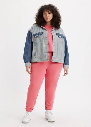 Жіночий спортивний костюм levi's
