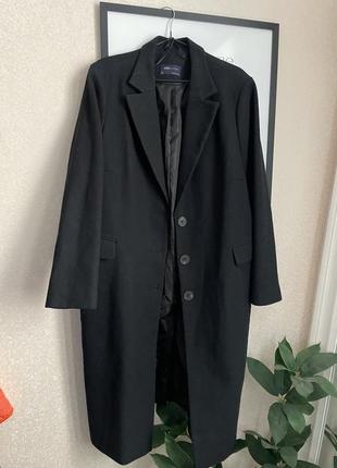 Черное стильное пальто в рубчик легкое и теплое3 фото
