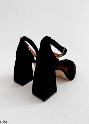 Черные туфли босоножки замшевые на каблуке10 фото