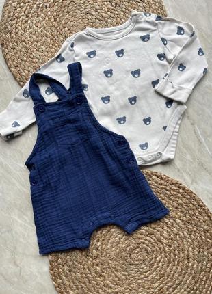 Боді та мусліновий комбінезон на 6-9 місяців