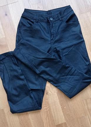 Кожаные брюки джинсы и боди в рубчик с замком размер хс