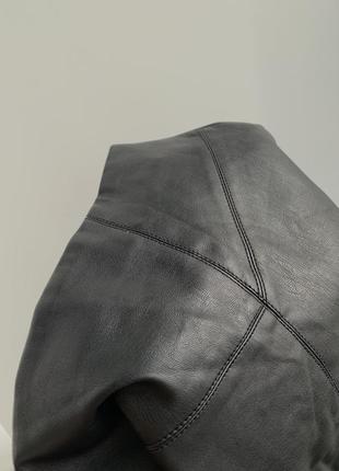 Юбка мини из эко кожи, размер s, черного цвета5 фото