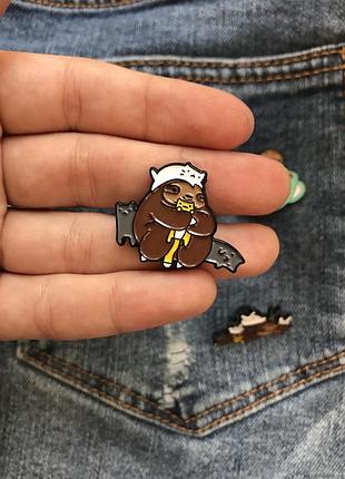 Значок на рюкзак,сумку или одежду.