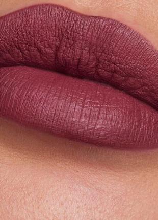 Матова помада huda beauty liquid matte ultra-comfort transfer-proof lipstick3 фото