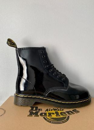 Dr. martens 1460 lacquer
ботинки женские мартенси