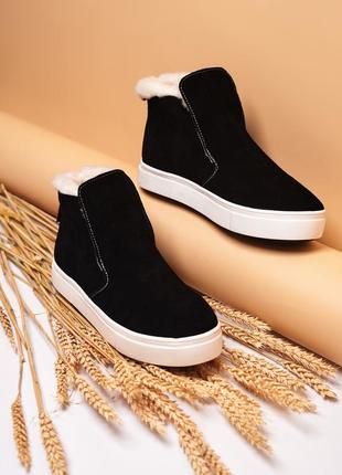 Женские замшевые ботинки на меху, разные цвета