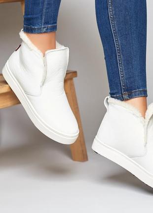 Женские кожаные ботинки на меху, разные цвета