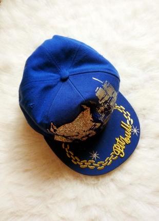 Синя кепка реперка з вишитими літерами трекер з прямим широким козирком