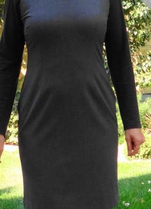 Офисное платье футляр. без рукавов.