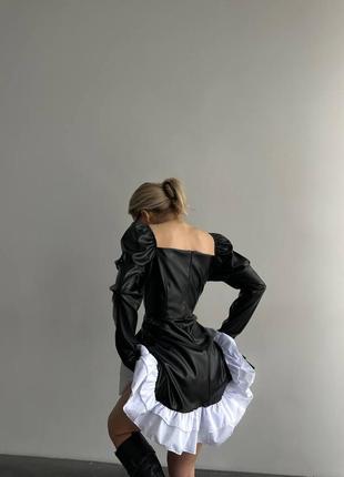Платье кожаное с рукавами фонариками приталенное корсетное с декольте лиф корсет короткое мини с рюшами коричневое чёрное гранж эко кожа котон6 фото