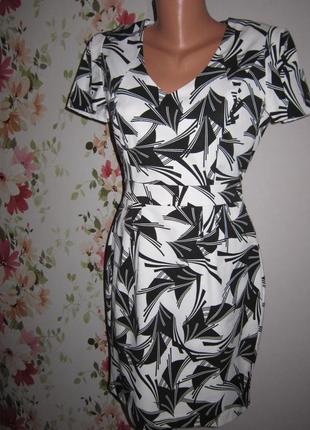Новое черно-белое приталенное короткое платье2 фото