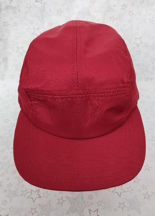 Яркая бейсболка кепка c&a