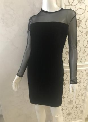 Чёрное бархатное платье с длинным рукавом1 фото