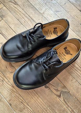 Винтажные черные кожаные туфли dr. martens 1461 made in england туфли мартинсы 14611 фото